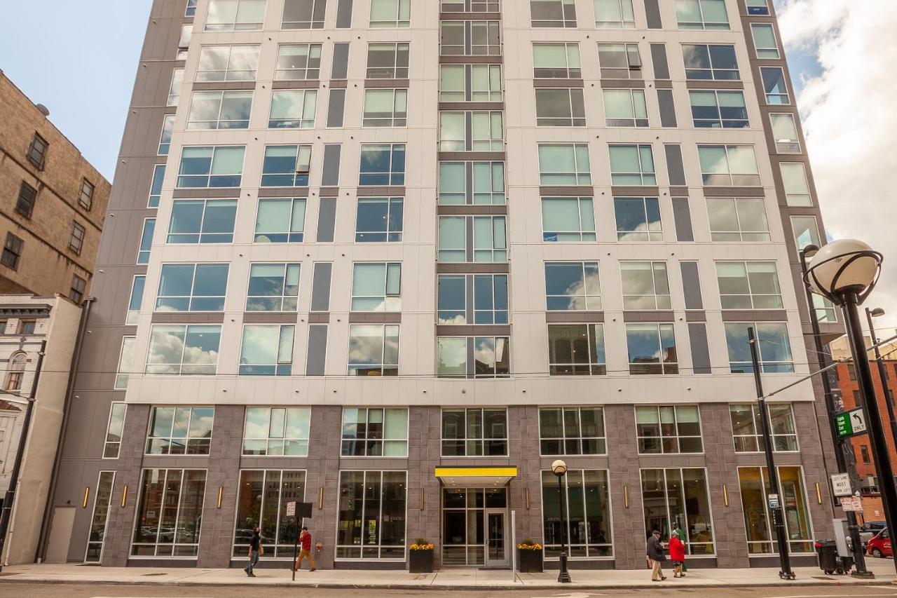 Frontdesk I The Blonde Apts Downtown Цинциннати Экстерьер фото